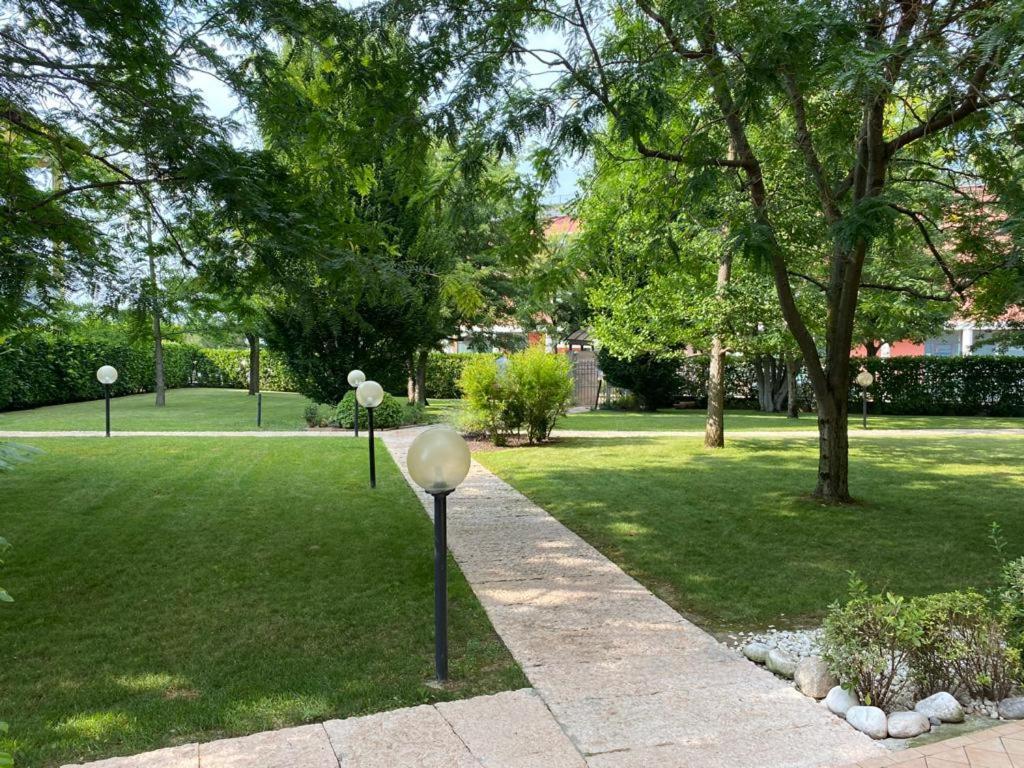 Appartamento Il Faro Con Giardino In Residence Con Piscina Desenzano del Garda Exteriér fotografie